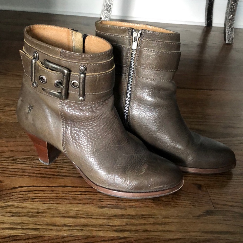 Size 10 Frye Grey Tina Shortie Boot
